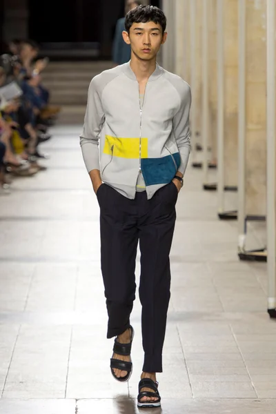 Look 24